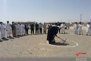 کلنگ زنی ساخت مدرسه در منطقه مسکن مهر شهرستان سیب و سوران