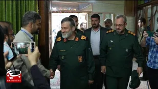 حضور مسئولین و مردم در پای صندوق های رای از قاب دوربین بسیج