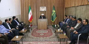 دیـــدار فرمـانـــدار، معاونیـــن فرمـــانداری، بخشـــدار مرکزی و مسئولان شهرستان با امام جمعه مهریز