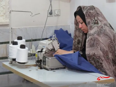 راه‌اندازی دو کارگاه تولید ماسک و لباس‌های حفاظتی بیمارستانی در شهر پرندک