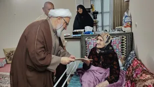 دیدار و تفقد معاون تربیت و آموزش عقیدتی سیاسی ارتش با خانواده شهدای قائمشهر