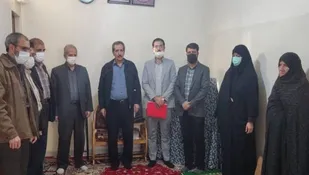 دیدار مسئولین شهرستان برخوار با خانواده شهدا