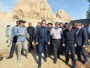 بازدید وزیر میراث فرهنگی از قلعه ایرج روستای عسگرآباد پیشوا
