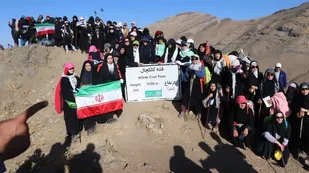 صعود خواهران بسیجی گردان های کوثر سراسر کشور به قله 4000 متری توچال