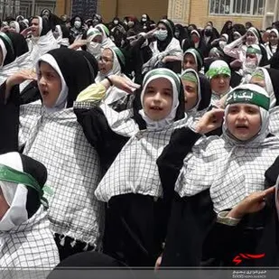 اجتماع بزرگ مردمی همراه با همخوانی سرود سلام فرمانده