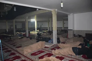 اسکان اضطراری بیش از یک هزار مسافر در راه مانده در فامنین