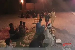 گروه جهادی  محمد رسوالله در روستای چاه محمد به اهالی این روستا خدمات ارئه می کند.