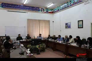 خبرنگار خودش را اجیر یک جریان فکری در جامعه نکند .