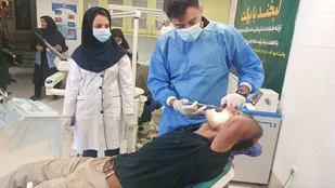 ویزیت رایگان ۱۵۰ نفر در طرح "لبخند با برکت" در اردوی جهادی دندانپزشکی دورود+عکس