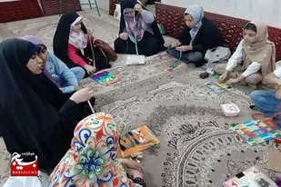 کارگاه آموزشی دستبند بافی با نخ در پایگاه بسیج سرخه برگزار شد