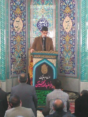 سخنرانی دانشجویان بسیجی دانشگاه های شاهرود در بین خطبه های نماز جمعه بسطام و مجن
