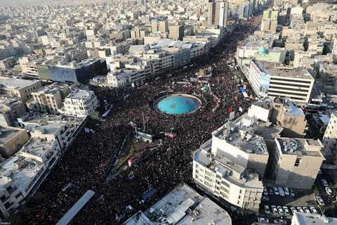 تهران در قُرق منتقمان خون حاج قاسم/ مردم به دنبال برجام جدید: «برنامه جامع انتقام ملی»