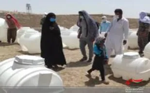 سپاه و بسیج پیشتاز آبرسانی به مناطق کم برخوردار هستند/ تانکرهای ذخیره آب هدیه سپاه به مردم در مناطق عشایری