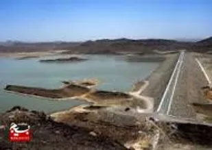 سیب سیراب می&zwnj;شود