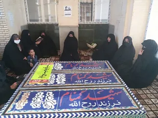 غبار روبی و عطر افشانی گلزار شهدای گمنام امامزادگان سید کمال و سید صدرالدین قنبر میبد