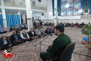 برگزاری نشست بصیرتی و تجلیل از رزمندگان روستای هریان رزن