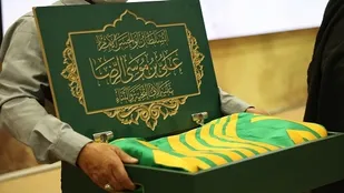 نجات یک محکوم به اعدام از پای چوبه&zwnj;ی دار با حضور خادمان حرم مطهر رضوی دربندرعباس