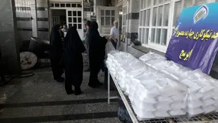 اهدا بسته های فرهنگی و معیشتی به مناسبت عید غدیر در روستاهای ابرسج و حسین آباد بسطام+ تصاویر