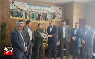 دیدار فرماندار عسلویه با فرمانده ناحیه سپاه شهرستان به مناسبت روز پاسدار