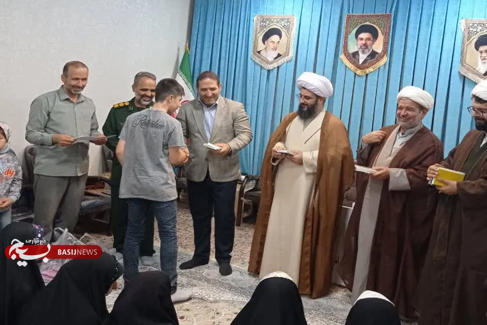 تجلیل از دانش آموزان حافظ قرآن کریم در فامنین