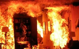 اتصالی برق ۱۷ ماینر غیرمجاز، خانه ای را در یاسوج به آتش کشید