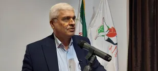 آزادگان، نماد ایثار و استقامت هستند