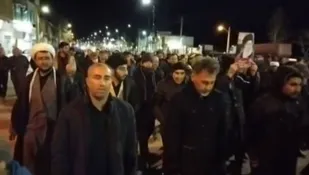 تجمع و حرکت عزاداران ولایی شهر آوج که منتقم خون رهبر شهید هستند