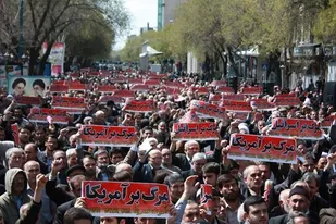 برگزاری تظاهرات مردمی  پس از اقامه نمازجمعه در محکومیت حملات وحشیانه عربستان به مردم بی دفاع یمن
