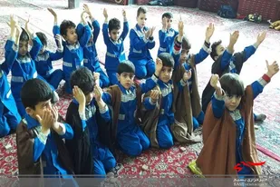 یادمان باشد مسجد نه مهدکودک است، نه خانه سالمندان! مسجد یعنی همه کنار هم مثل یک خانواده