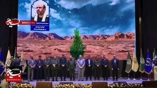 اهداء نشان ملی فردوس به فرمانده سپاه البرز در عرصه سازندگی ومحرومیت زدایی/ فرمانده سپاه البرز به عنوان فرمانده موفق در رویداد ملی نشان فردوس برگزیده شد
