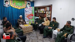 بسیج مظهر یک وحدت مقدس در میان جامعه است