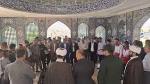 آیین غبارروبی مزار شهدا در شهرستان دزپارت با حضور مسئولان برگزار شد