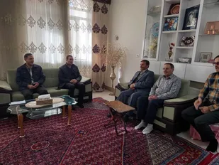 دیدار مدیرعامل باشگاه مقاومت بسیج زنجان با خانواده شهید رهبر رضایی