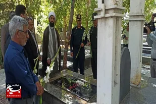 غبارروبی مزار شهدای شهرستان رزن به مناسبت هفته دفاع مقدس