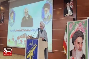 شهید سلیمانی رمز ایستادگی و وفاداری را به همگان آموخت