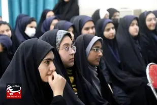 نشست جهاد تبیین باحضور نوجوانان بسیجی در مدرسه نجمه زاهدان برگزار شد