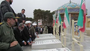 گلباران تمثال حضرت امام خمینی (ره) در نایین