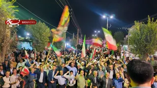 مردم باصلابت شهرستان لردگان  همچنان در خط مقدم خیابان ایستاده&zwnj;اند