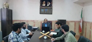 نشست هم اندیشی فرمانده حوزه بسیج دانش آموزی پیشوا با مدیران مدارس شهدا و ۱۵ خرداد