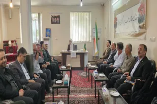 دیدار بسیجیان و مسئولان ادارات با امام جمعه صالح&zwnj;آباد به مناسبت هفته دفاع مقدس+تصاویر
