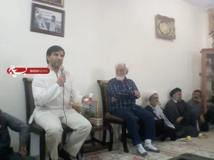برگزاری محفل روایتگری ایثارگران و شهدا در منزل شهید نوری در روستای دیزج شاهرود