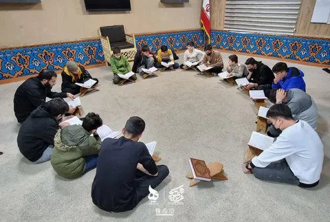همدان / جلسه قرآن هادی ( محفل جوانان بسیجی )