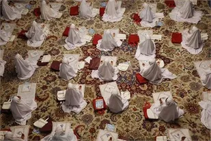 جشن تکلیف ۳۰۷ دختر مددجو استان سمنان