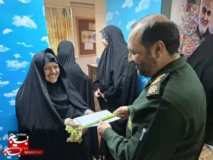 تجلیل فرمانده سپاه شاهرود از بسیج جامعه زنان+ تصاویر