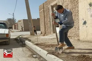 غرس نهال در محله کرامت مسجد امام زمان(عج) کبودراهنگ