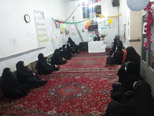 نشست بصیرتی با موضوع "گفتمان عصر انقلاب" در پایگاه بنت الزهرا (س) گرمسار برگزار شد