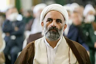 داشتن آگاهی لازم در انتخابات نقش مهمی در تشکیل دولت انقلابی دارد