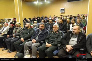 نشست روشنگری با حضور 100 نفر از بسیجیان حوزه اصناف همدان