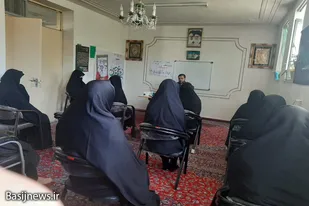 نشست هم&zwnj;اندیشی فرماندهان پایگاه&zwnj;های حوزه کوثر فامنین