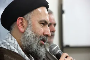 اگر برای دفاع از انقلاب آبرویمان را کف دست نگیریم؛ انقلابی نیستیم
